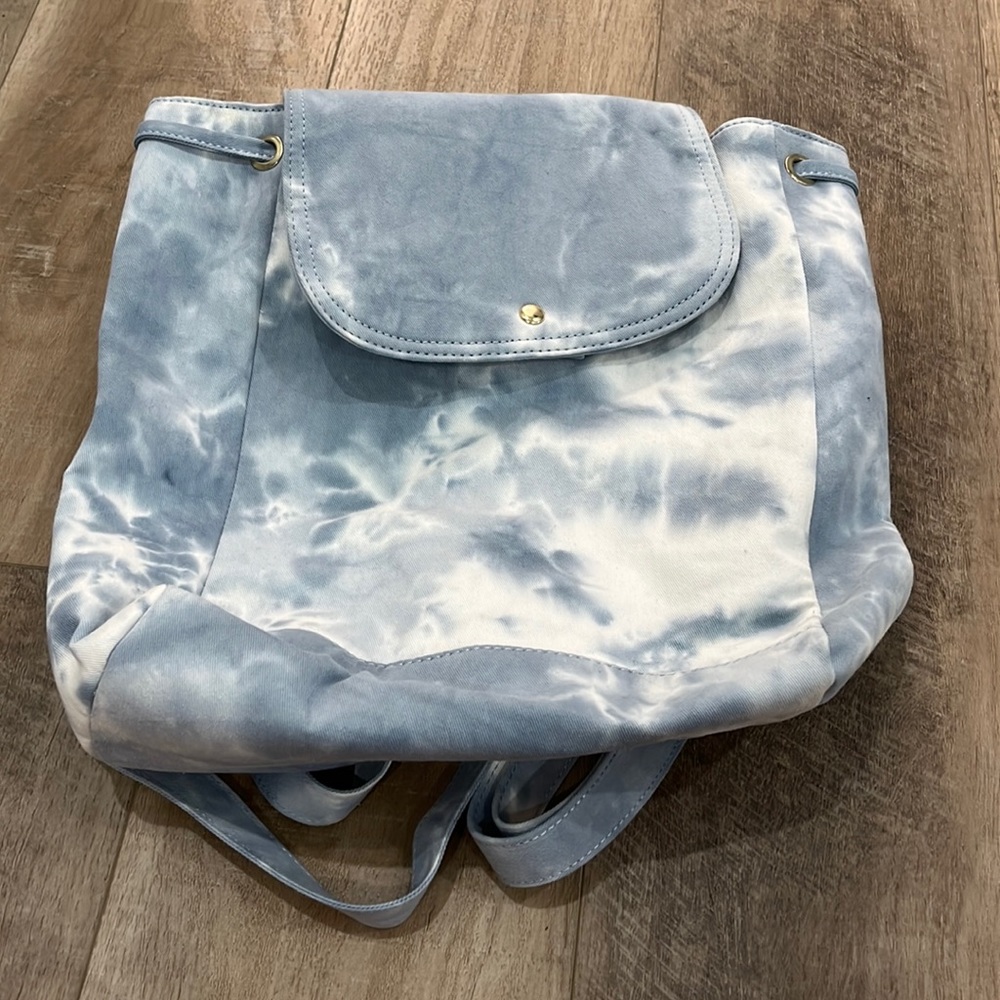 Forever 21 blue marble design backpack